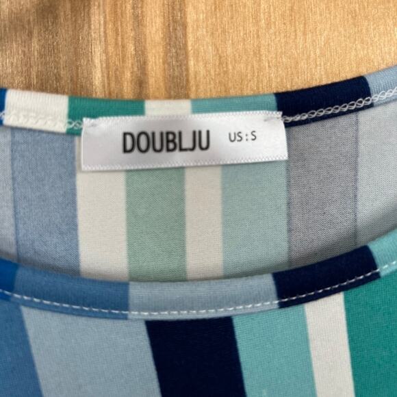 DOUBLJU Blue Striped 3/4 Sleeve Ruffle Top‎ - Picture 3 of 4